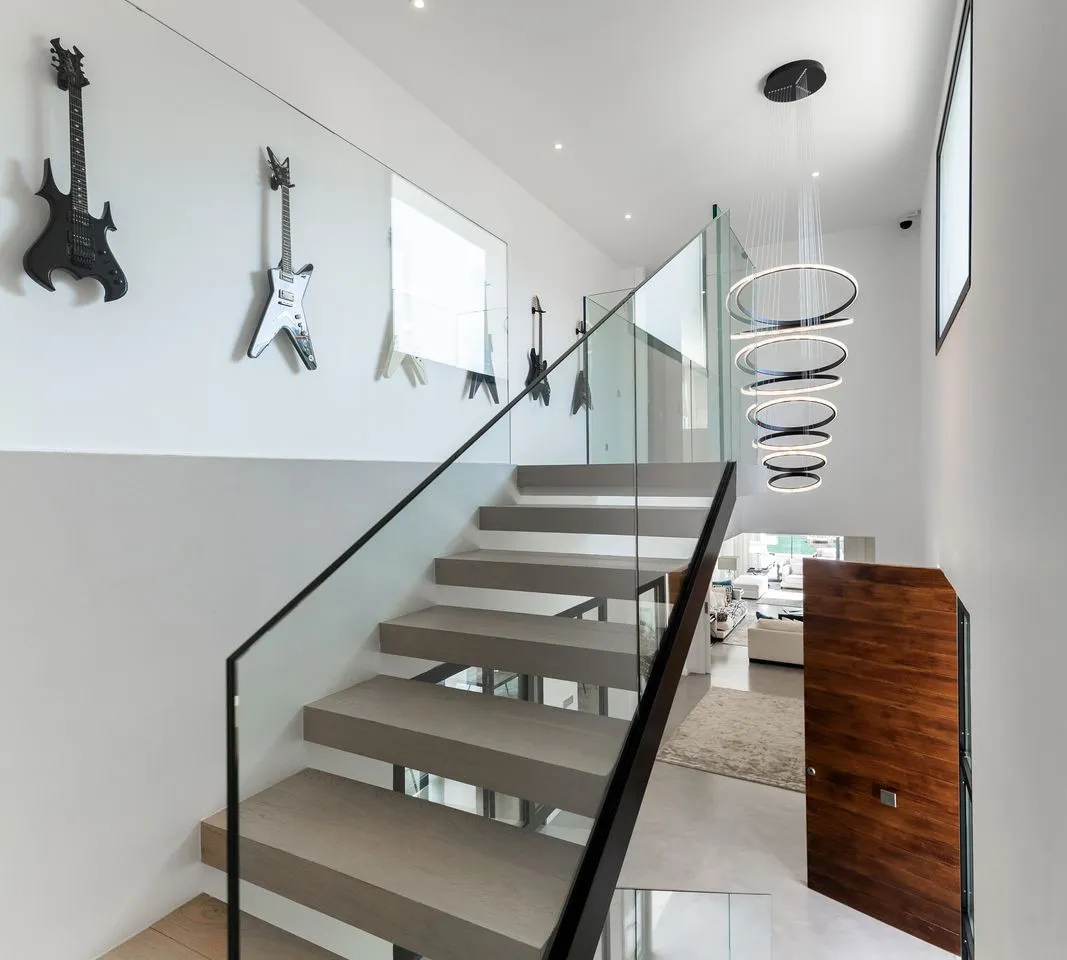 eb410516-49bb-4a2f-bea5-bd82faf4da85