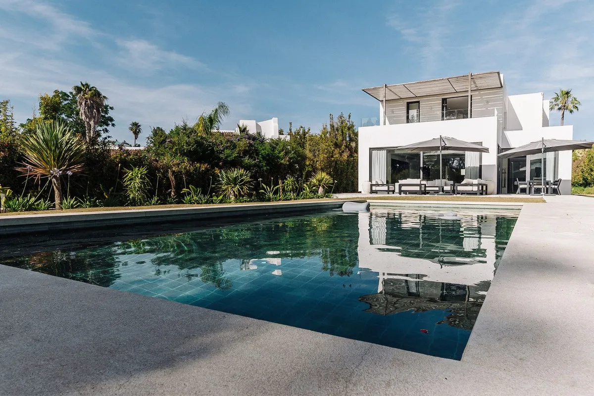 f3e87ee5-a8f9-44e4-bbbc-fd8c49b8c2c2