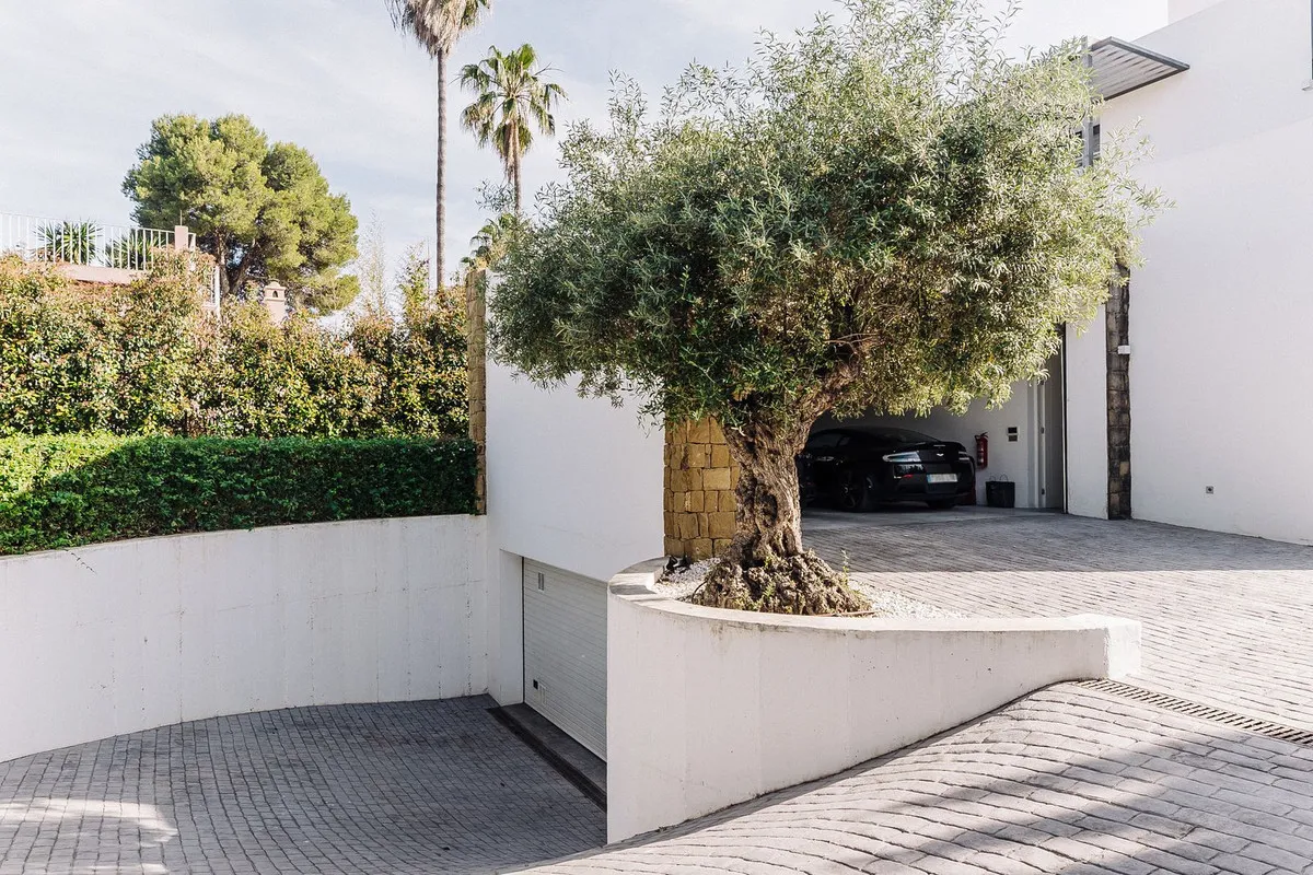 f7770316-b47b-4f0f-a69b-4959f984c44e