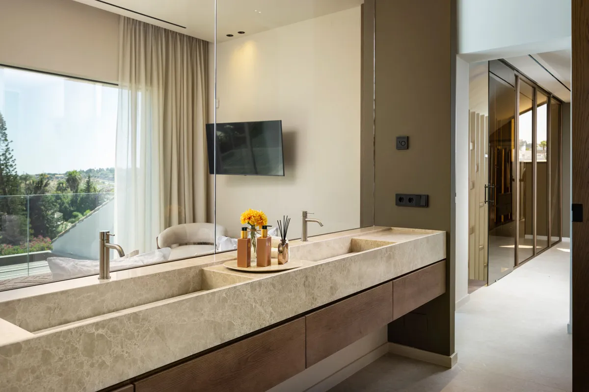 66890824-b4c7-4846-bc3f-f9648d69ac6c