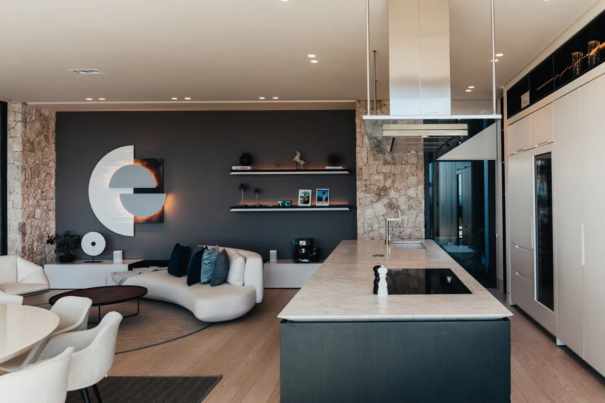 5dad7cc5-5635-40e6-b2f4-19457aeb79a0