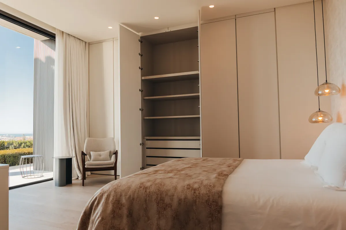 ae6dd3f5-38e8-4b92-84a2-856bf9878071