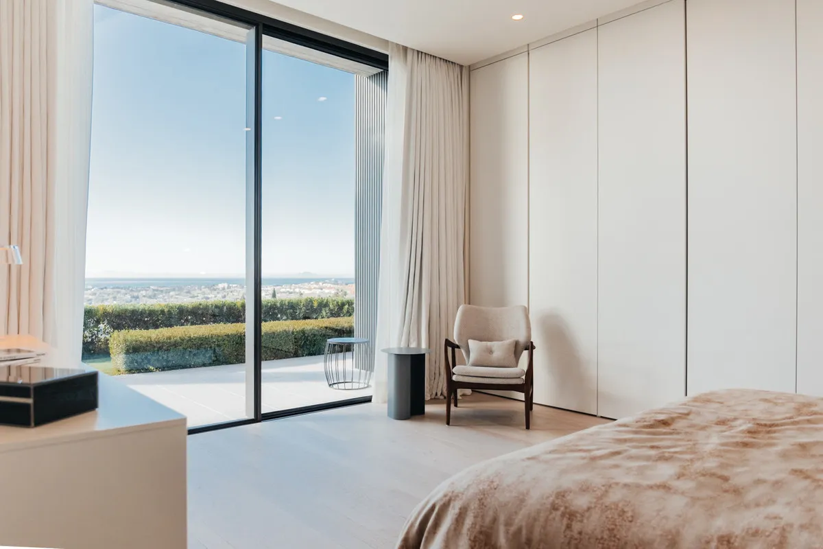 f06983f1-9310-42a4-80dc-a2aff80be590