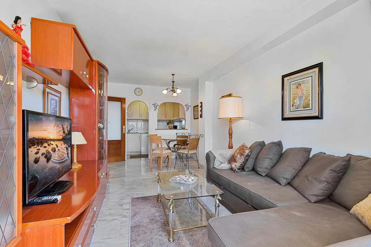 17611fc6-bb9e-4a93-bbaf-a35c07b81fa0