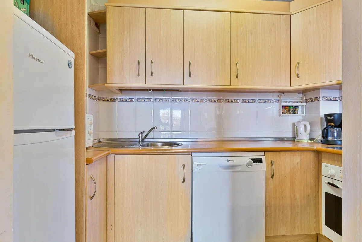 42a1408f-7b3f-45d2-bc33-0d649465ea8a