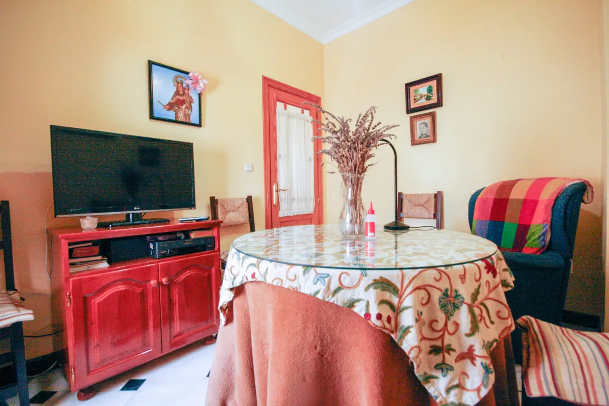 8c8aad3e-b71d-4df2-a6f7-063fc60e4f5f