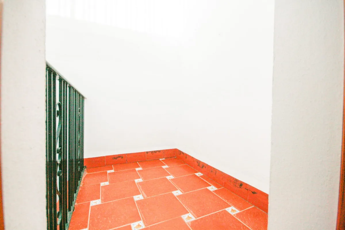 f9ffe900-81b5-4a3e-98cf-f170b730f3bf