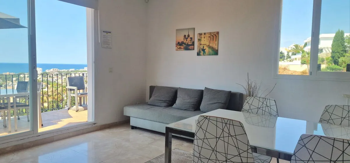 4b73fb3a-d289-446a-afb0-c2a2d2e14a3d