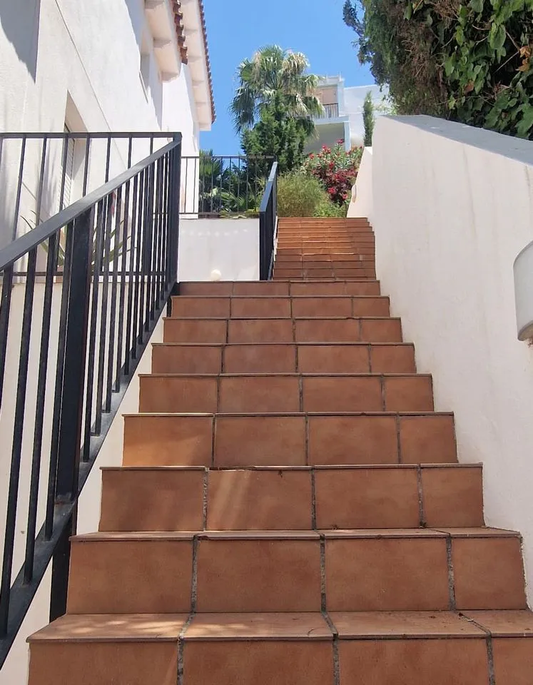 0d475004-76b8-47a6-b6f9-89b32c311a6e