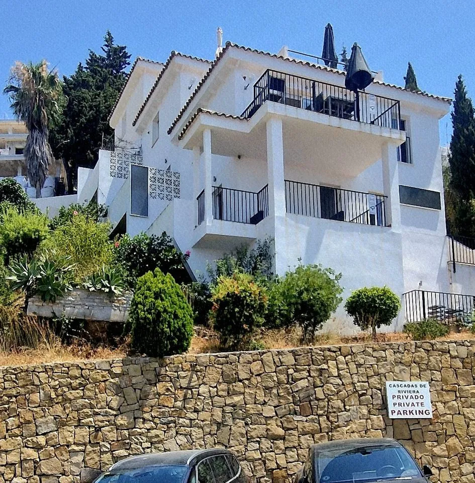 94b36dda-e916-4a64-afed-b1ddf08062c9