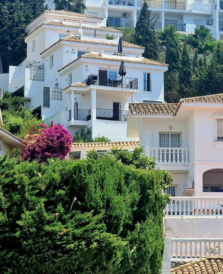 c45b79ee-ac43-4a1d-a6d5-1641cfaa43b5