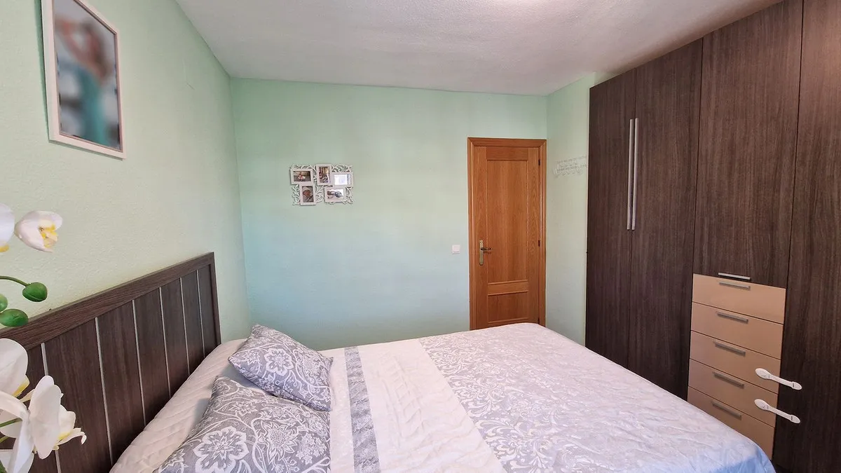 7d6c2533-f270-412b-8362-f8873c854aa7