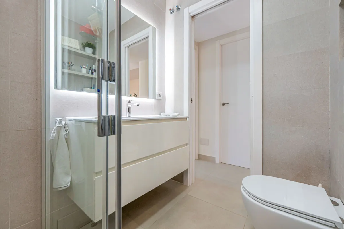 d9bd1b00-5e9b-458d-bb64-08e641b67030