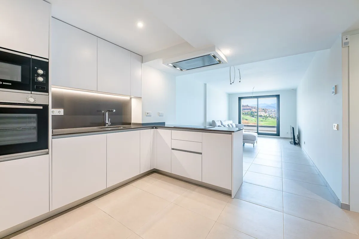 70f169ae-b87b-4cc7-a850-523de5052b5e