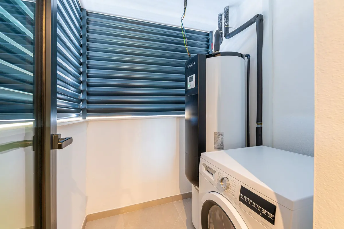 ed9ff08e-9569-4d99-aa09-4dce11891764