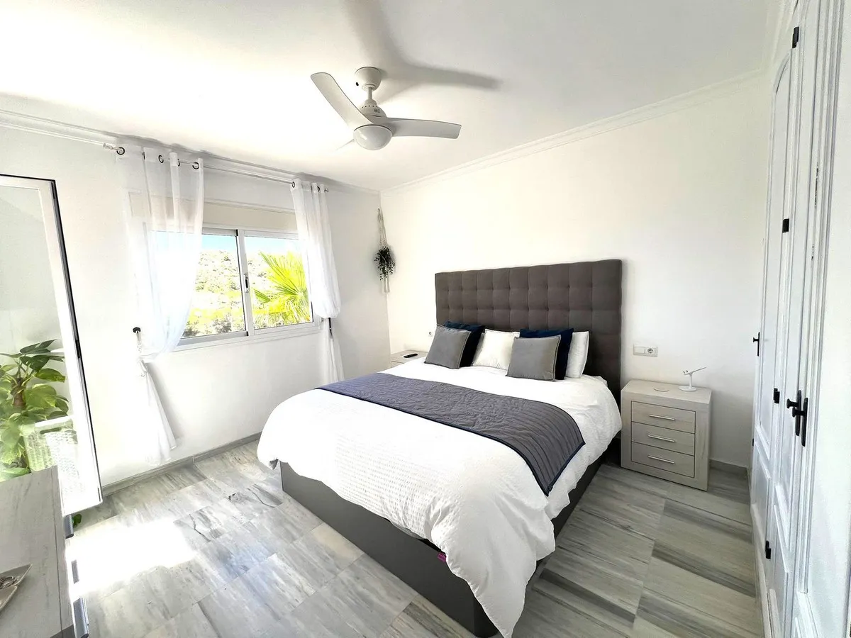 f894c328-0562-4f0b-b256-1f4f94701c04