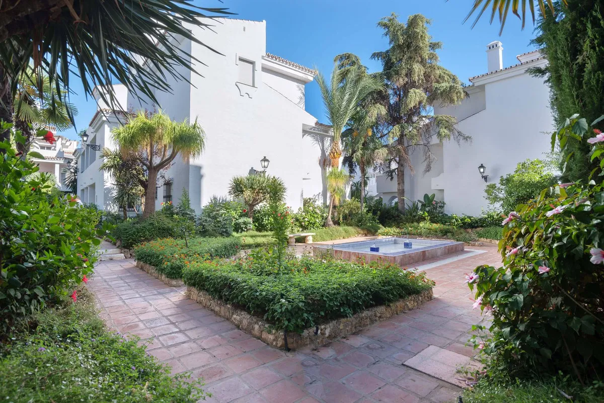 6caeb3b3-745b-4c4a-afeb-6ca8900c5059