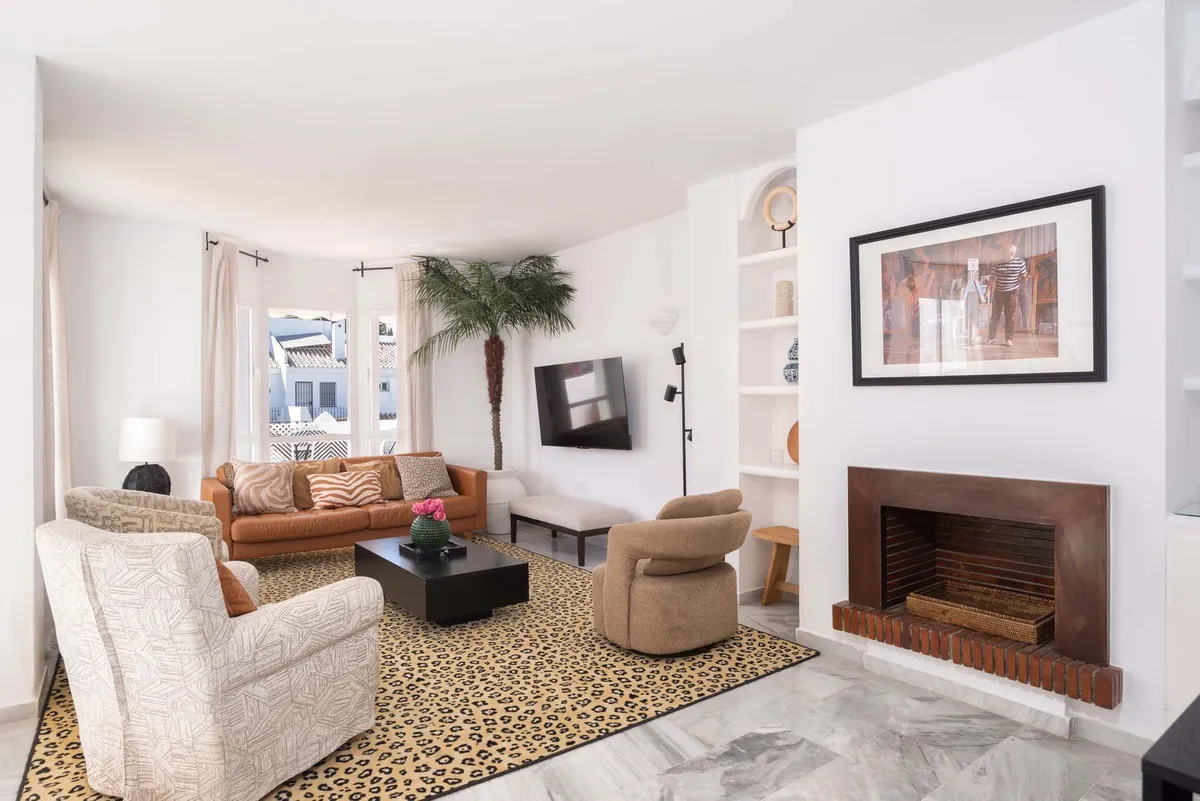 f6def097-34f2-4d0c-b3bc-537126e90540