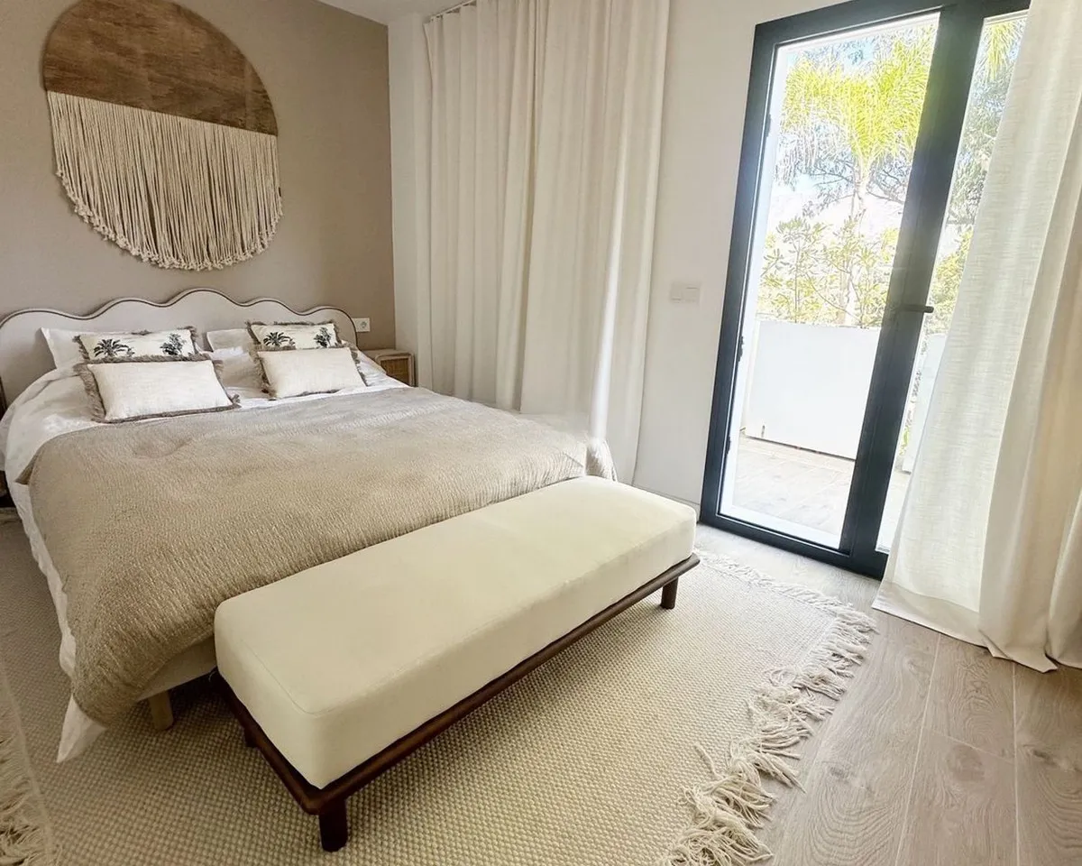 49443564-166b-40fa-bb99-c7e4d844be60