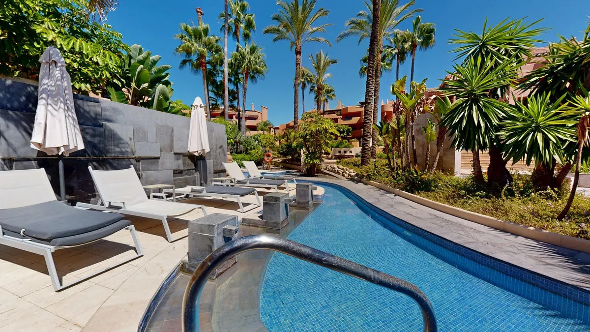 49b9f706-bfc6-4b2b-a3f5-c73b3221e826