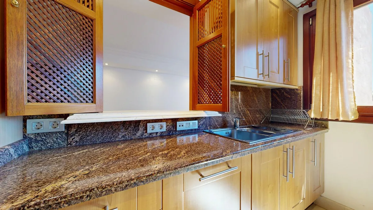 c7009dd8-0b4d-40a0-b412-a8e4207ae0ee