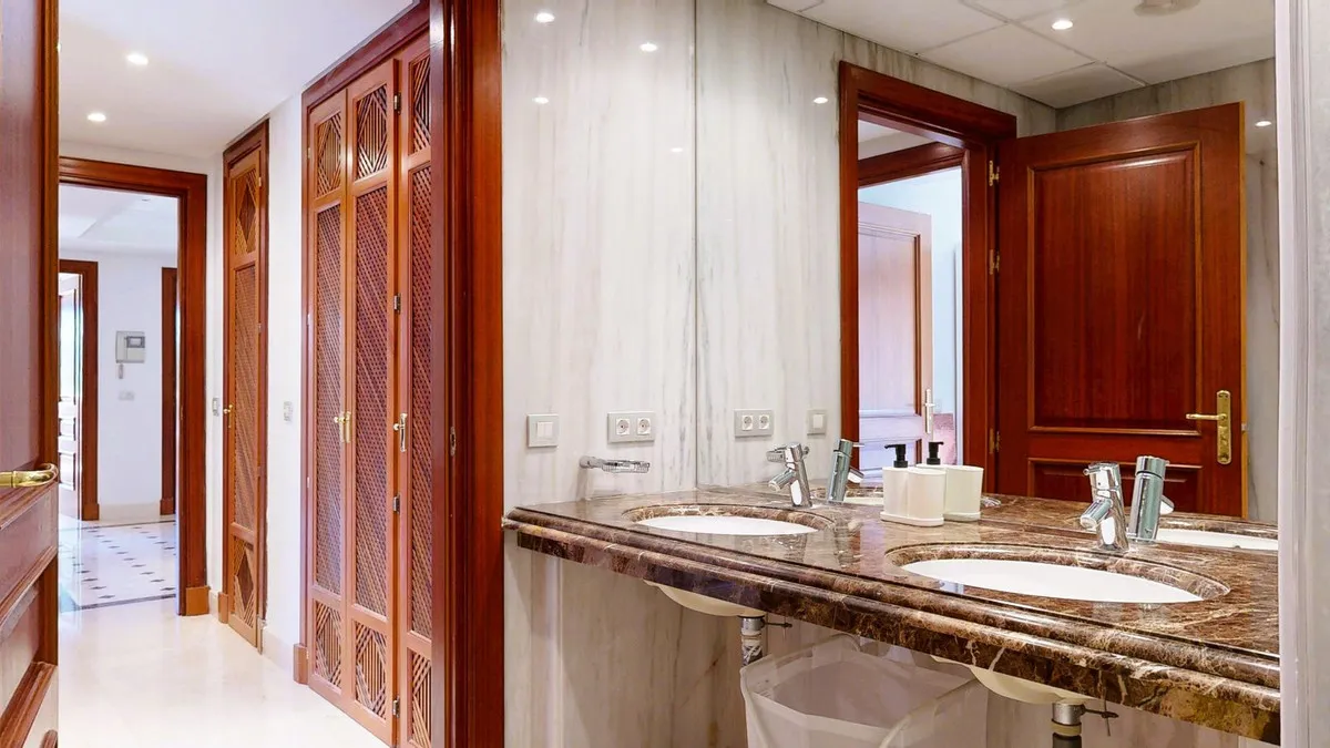 cefe9730-51e4-4851-81a8-fc35c8df73a1