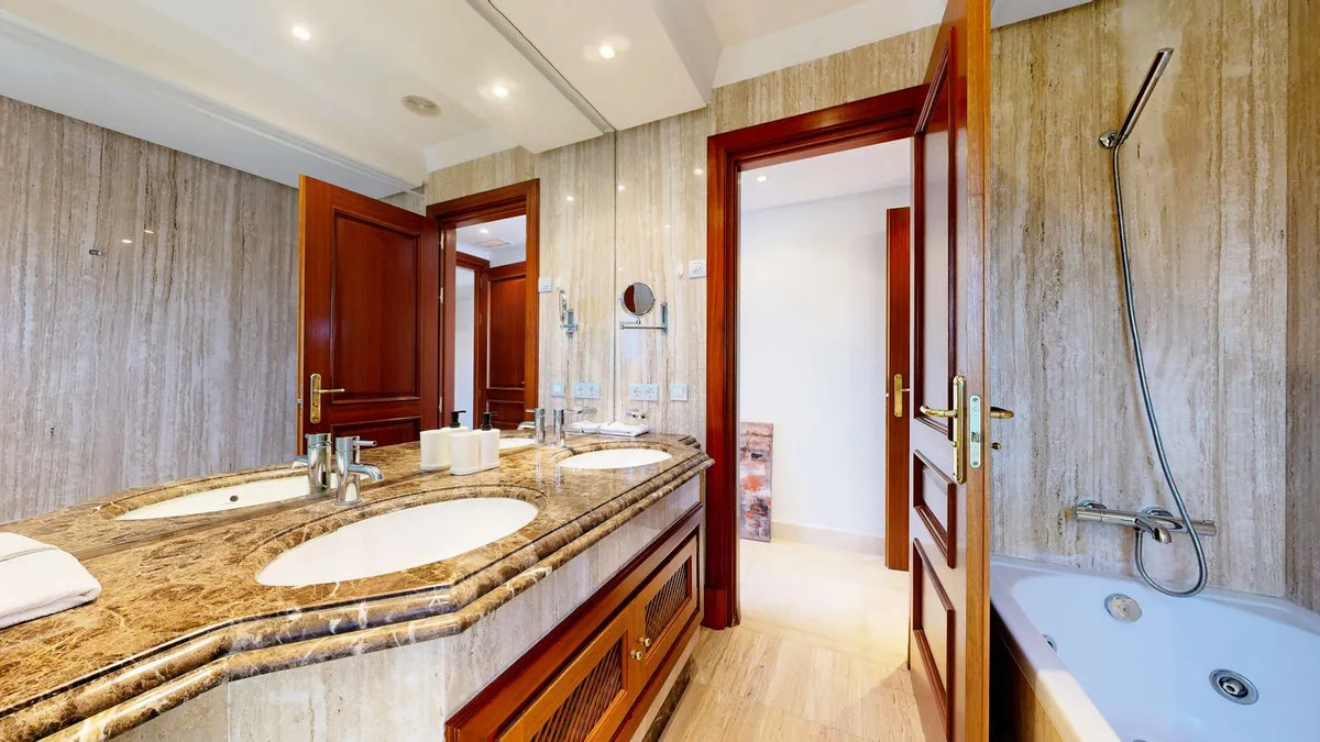 d7253f49-f1a1-494e-aaf9-dbf2d5b5c867