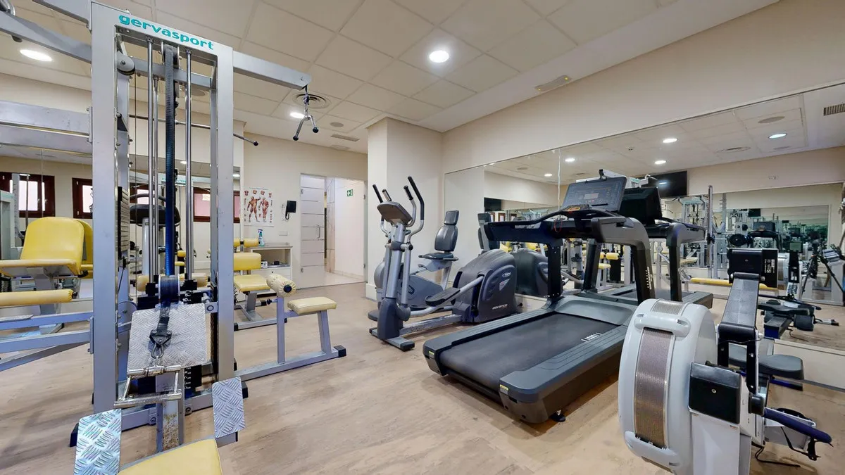 d8f53403-7b4d-47fa-8b57-4a9245b4f300