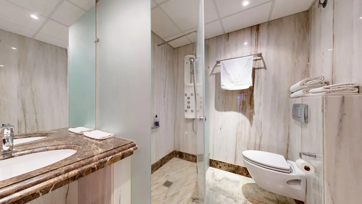 d9d223e6-69e9-40b9-9c46-122f702cc21a