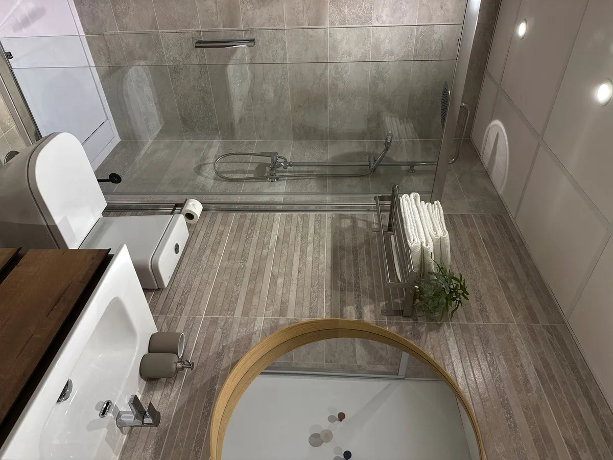 c610f6e6-aec8-4ebf-b5cf-dd03b038c8bd