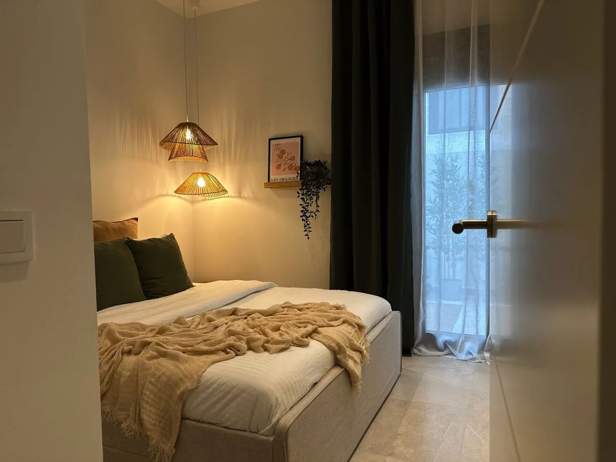 e6bcf3de-2059-45b9-b2f4-a32c53ea8b7d