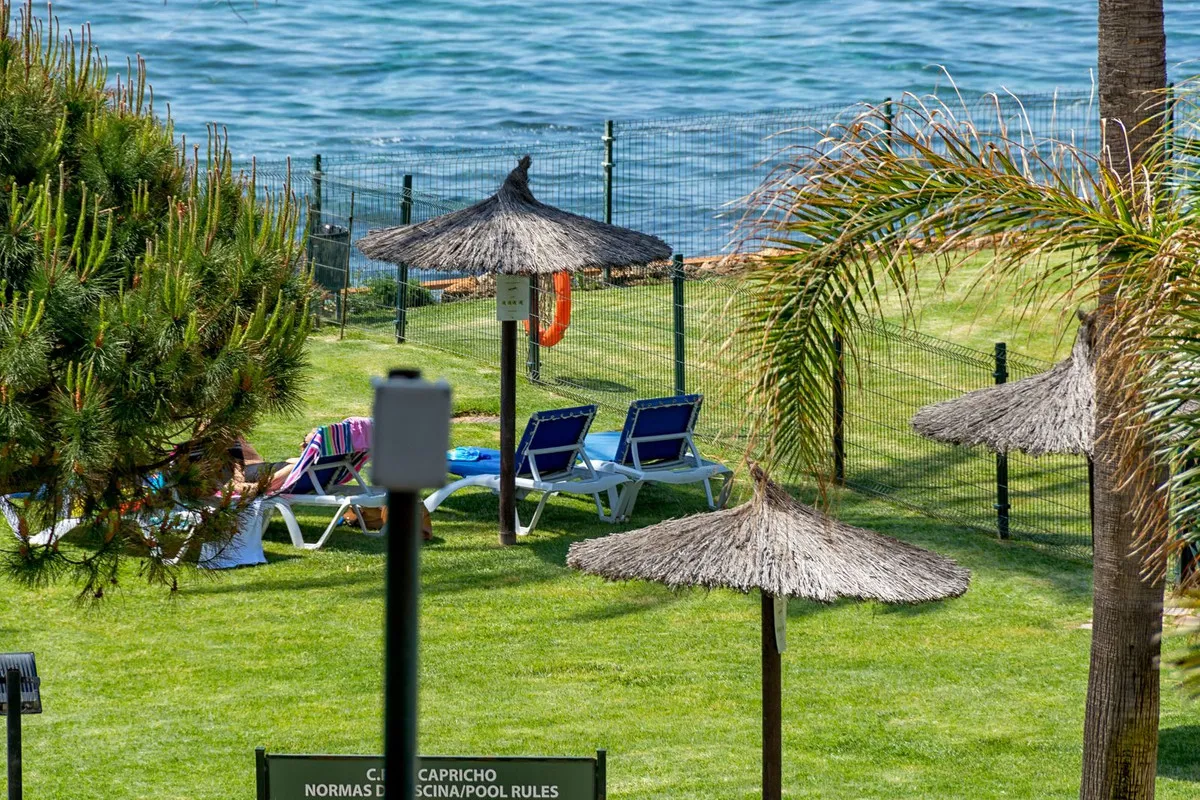 2dfd4935-565d-4009-a321-33d18b1e1aa9