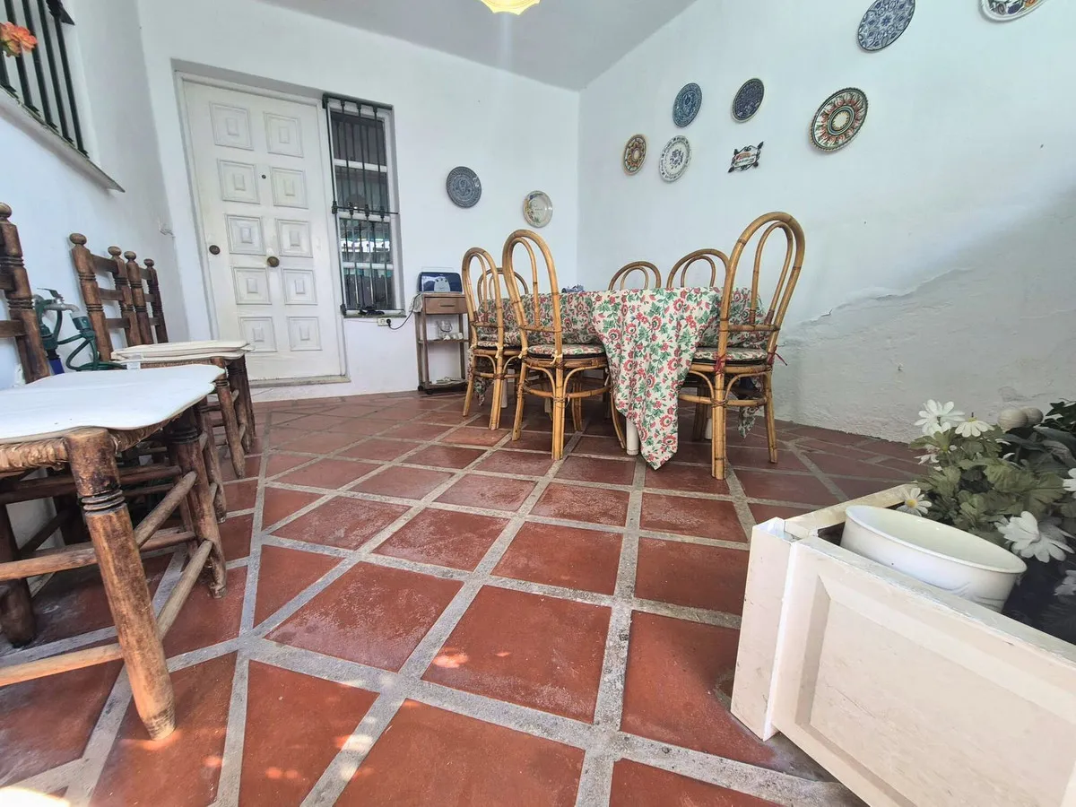 f859c77c-61a6-43c6-9ede-16f9ead35a25