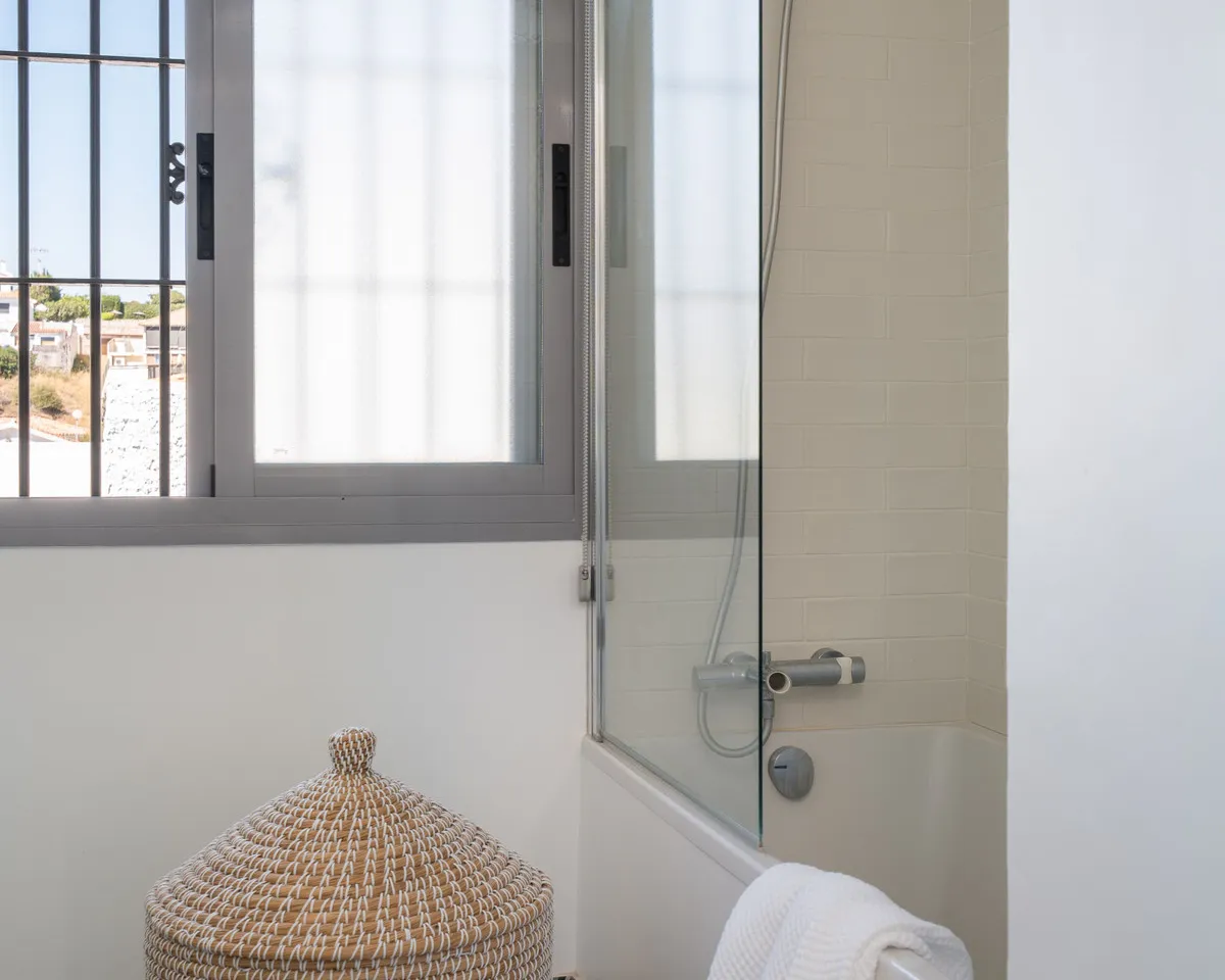 74c653d8-c701-450f-800b-b6dff0d6be7b