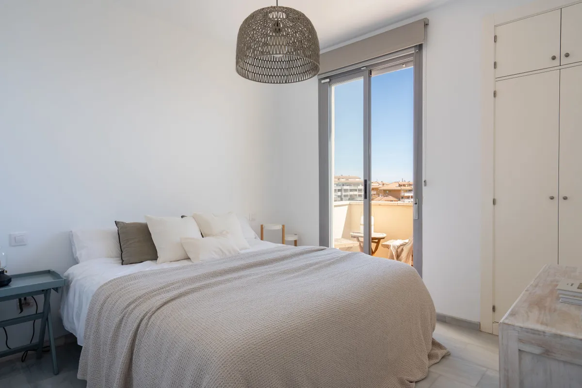 b02cfbe4-5484-493a-b02c-c43339fb8944