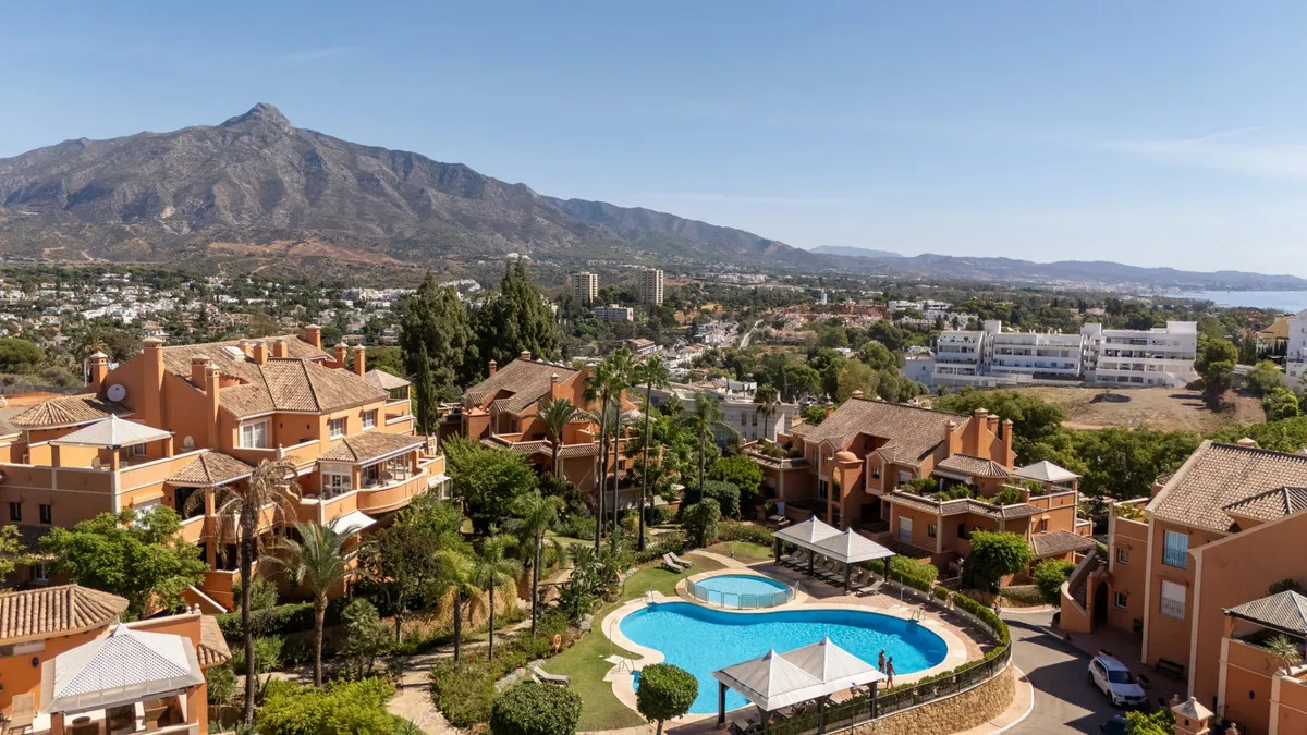 55f11b2d-aade-4e6b-b6c6-4eb2cf59bb8d