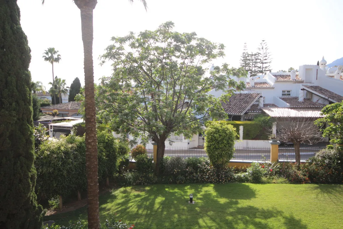 896f05b7-2393-41ba-9c54-549479861cd6