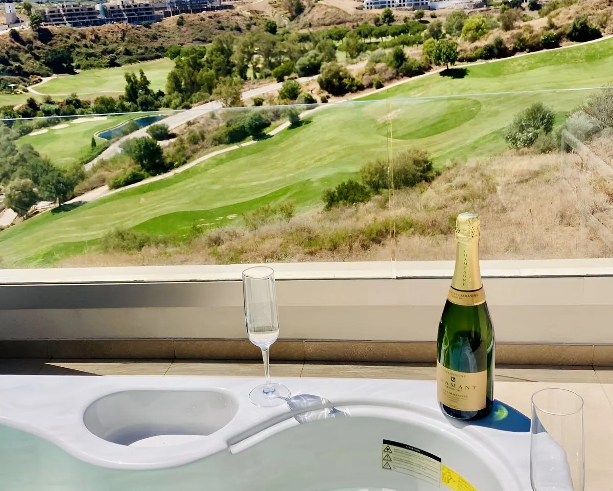 9a4ca6b8-b1fe-4d02-8d02-82b336f19a03