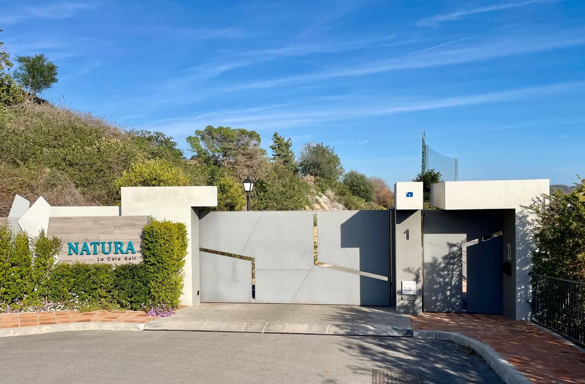 f4447a85-35b2-4bc1-8985-57ae54683964