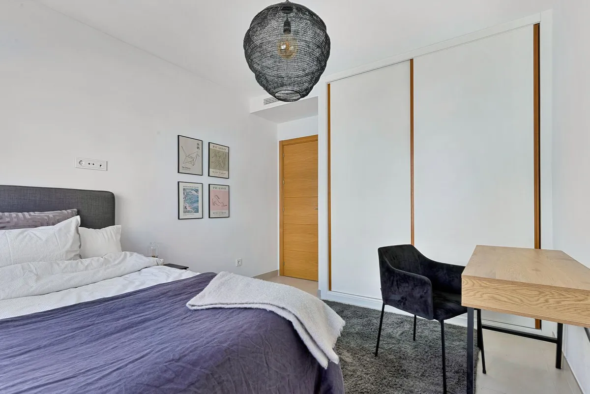 2bb2541c-589f-42d5-8932-5179b4bf1a2d