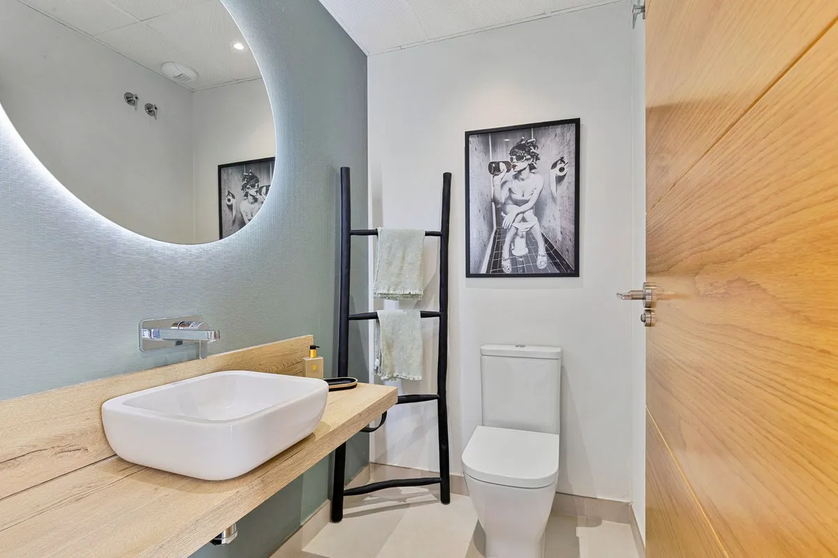 56cc80e5-df40-4021-81dc-b8e92f0109ab