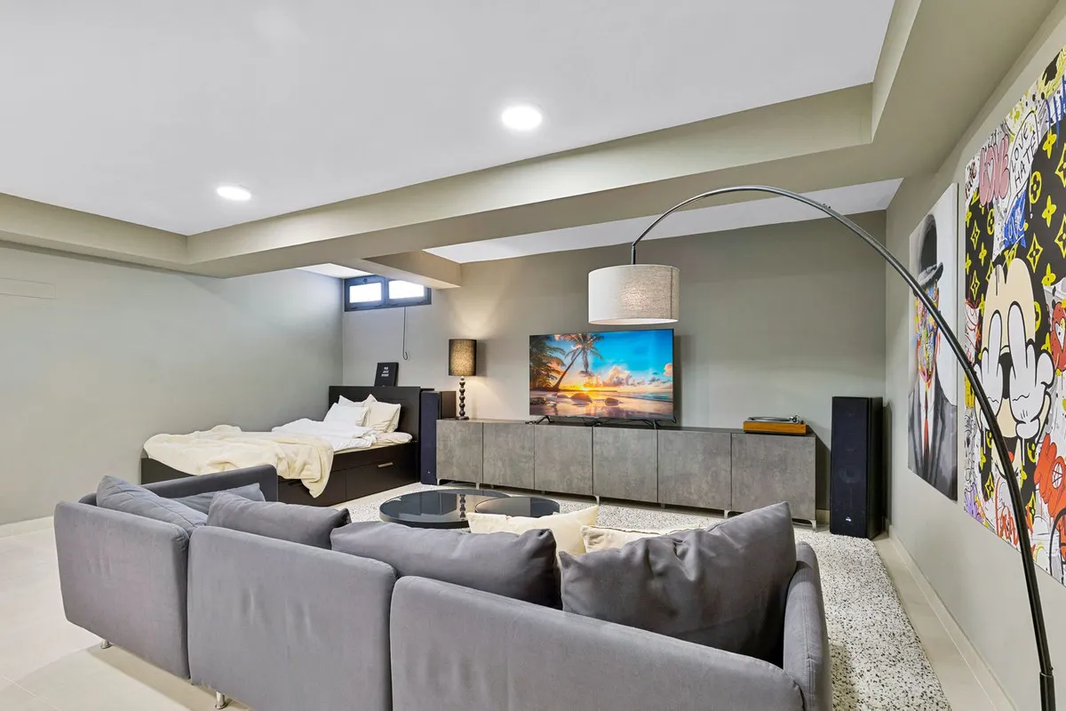 f7673ce5-526c-492f-ae68-85696ae52100