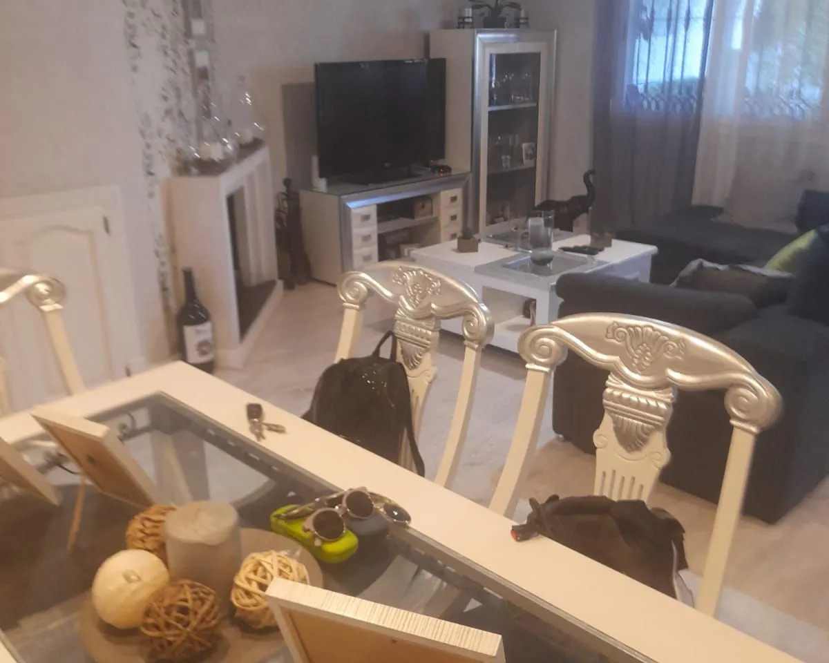 f8cb85f2-a188-463b-b061-c10c52d56191