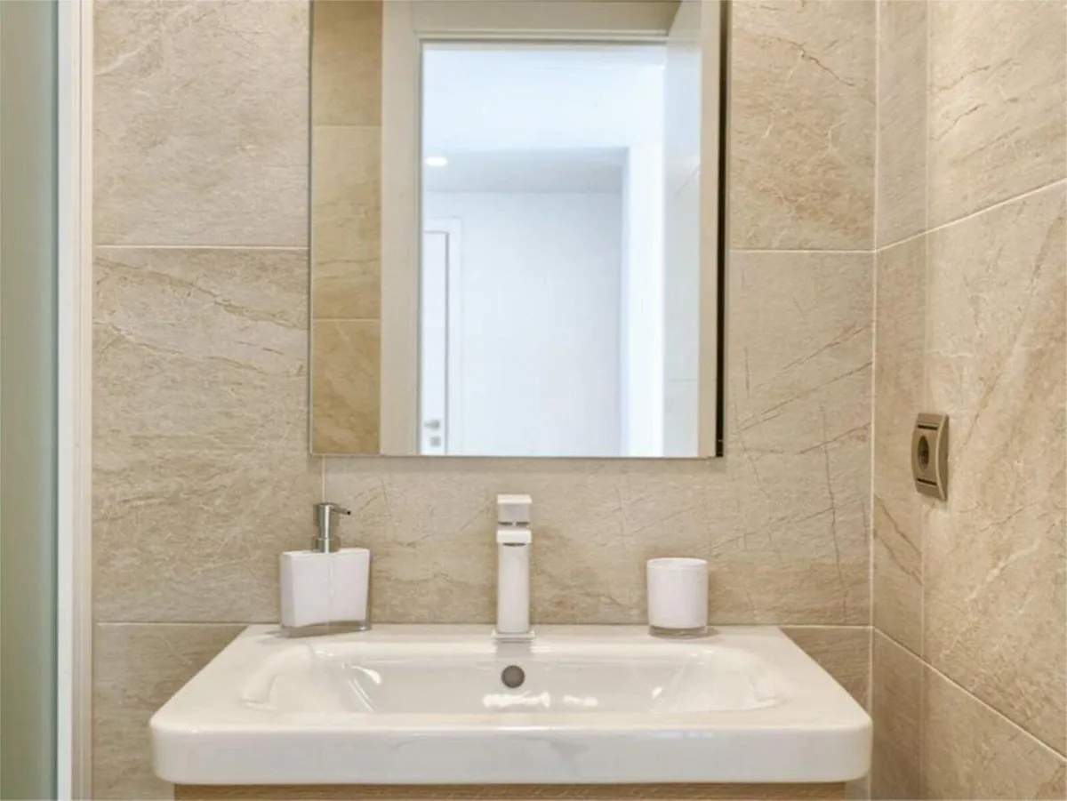 2048d79d-156e-4483-821c-8740739b2fa9