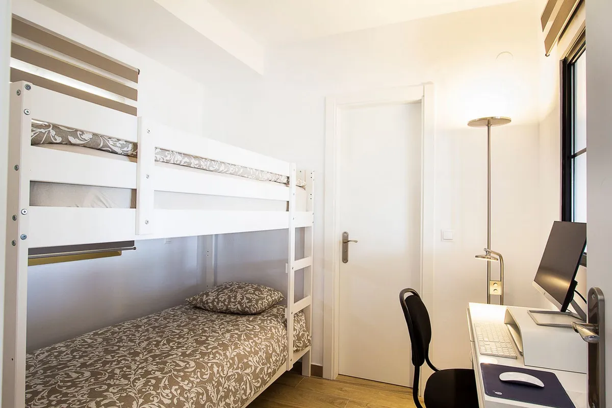 09e88f33-41dc-4a18-822b-01ec95f4c966