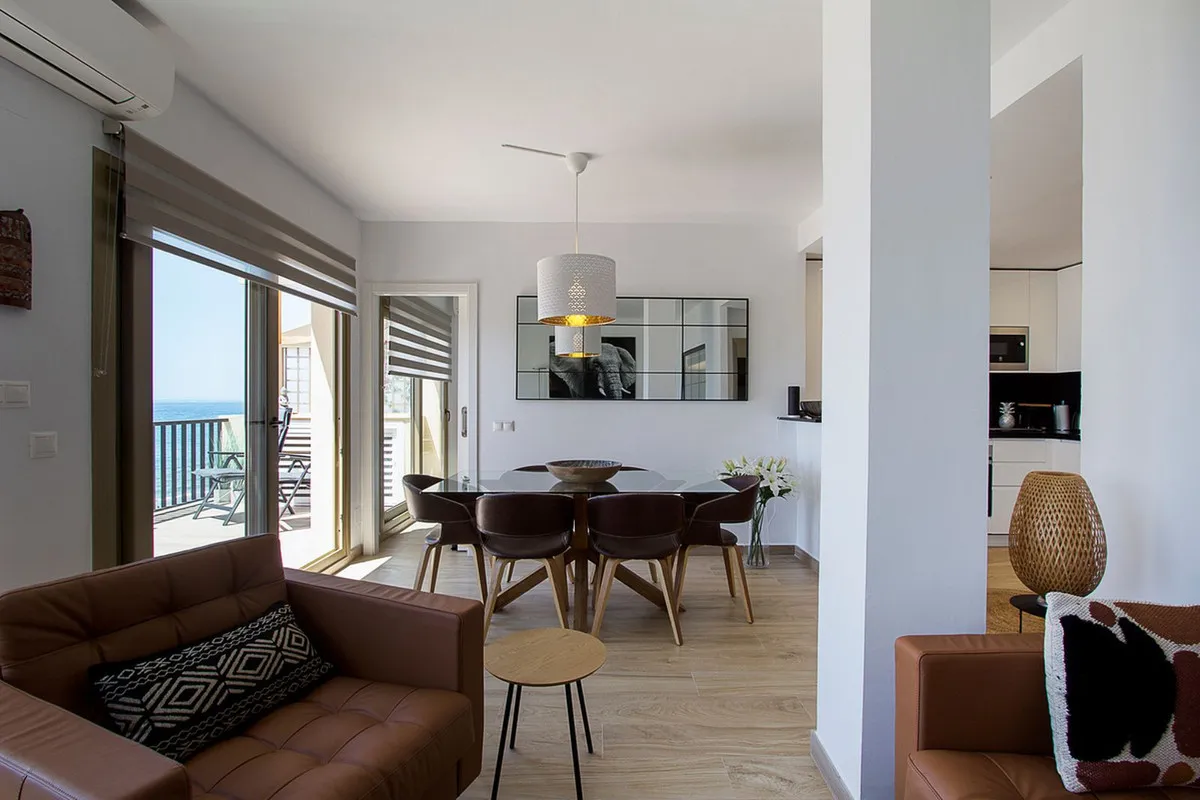 2ea4ae0c-cd14-4bf4-9c3e-2e40f2595487