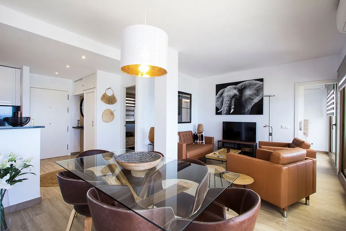 b836413f-f400-4f56-820a-aa9eee8b8a6e