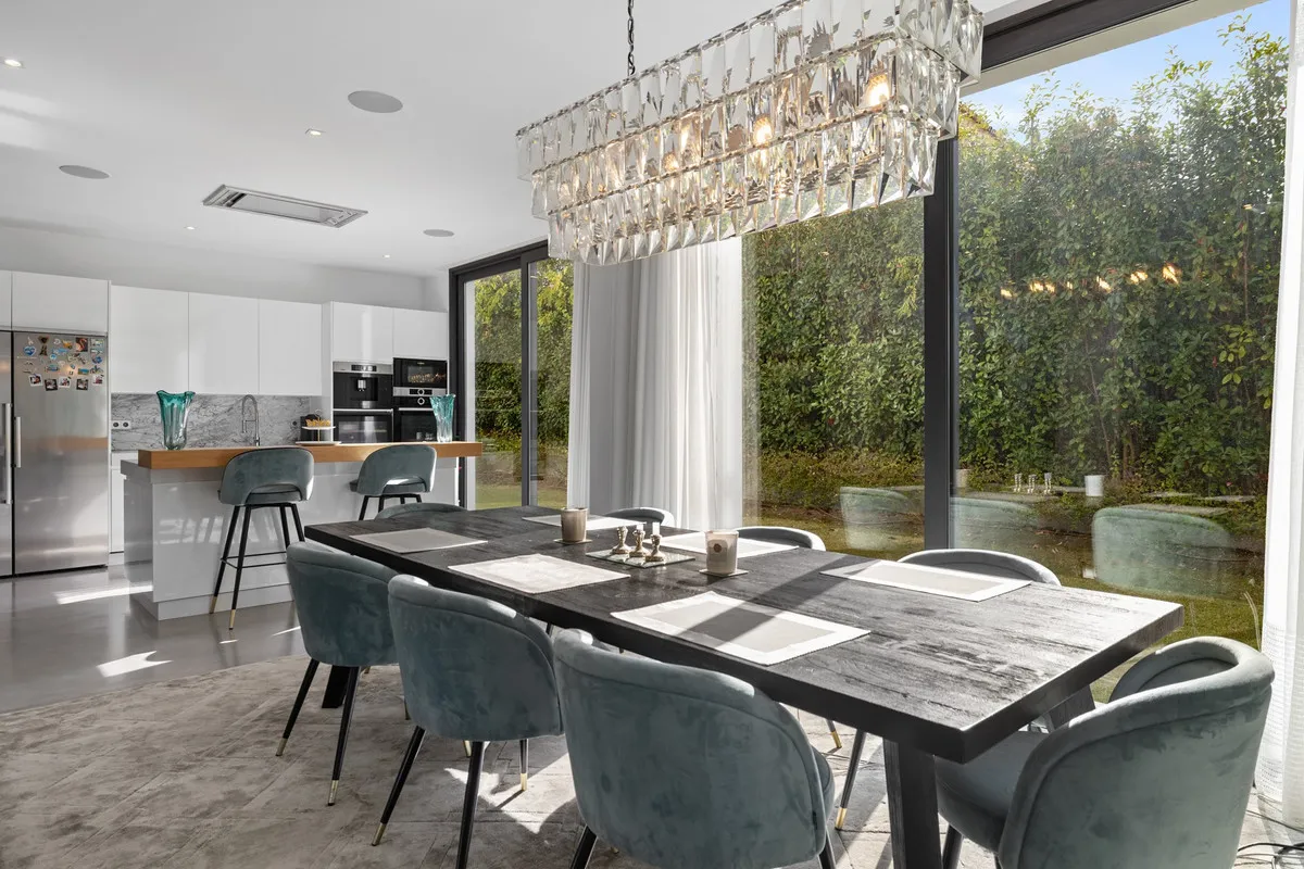 85e6bc3f-3988-401f-9e0b-dd2dcba962ff