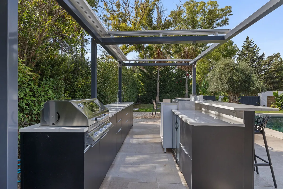 880bb5b5-320c-4e34-a24a-f7484921b47d