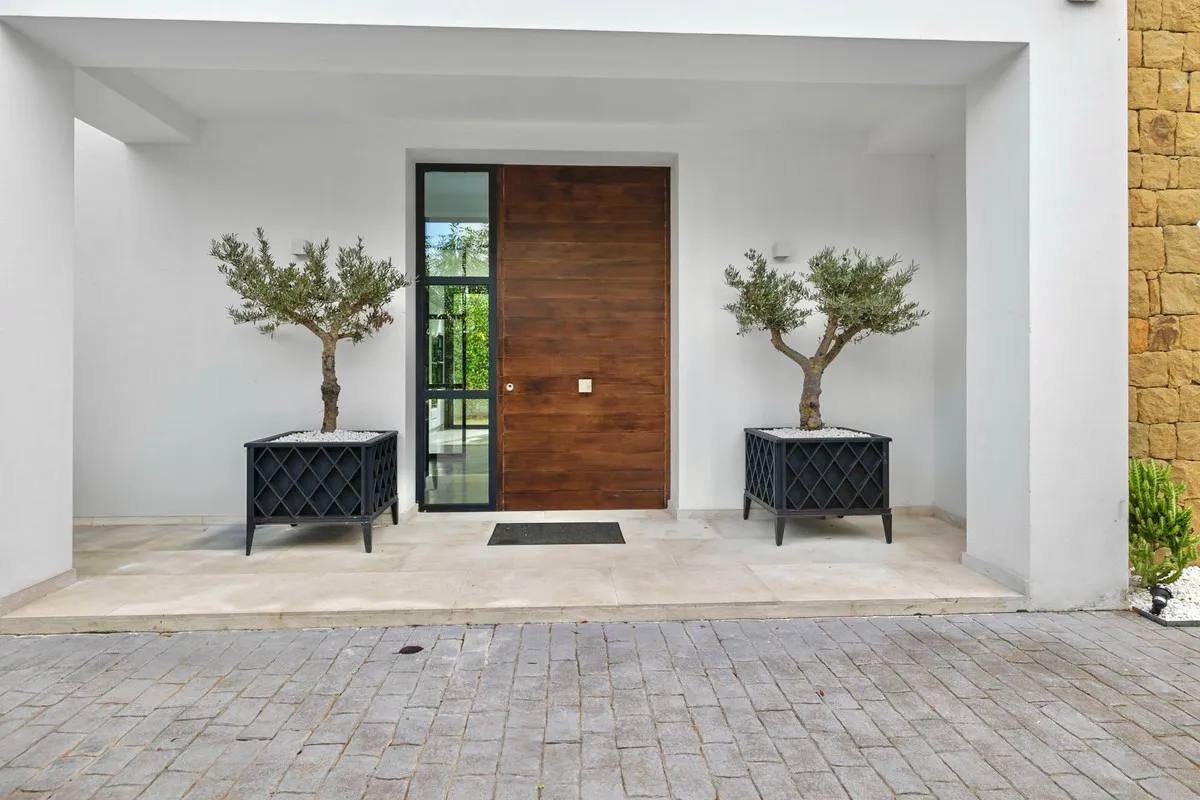 ae0deacd-5ee1-4ef3-a748-05ecf179ba94